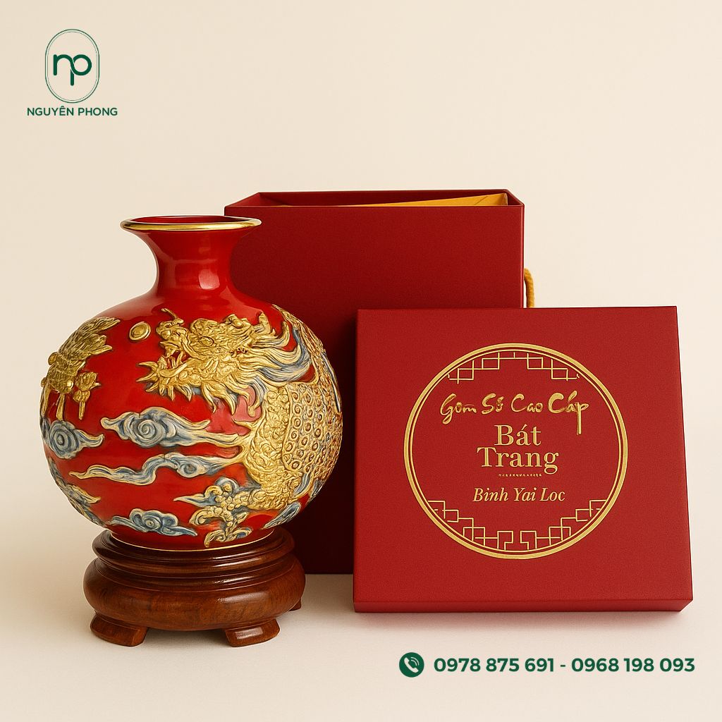Khay lụa đựng gốm Bát Tràng